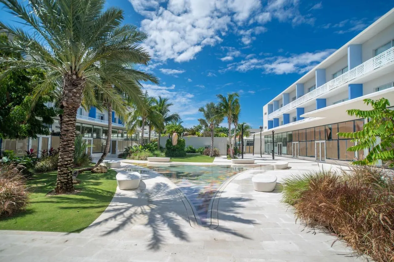 #14 Villa Tropical Greens Seven Mile Beach Cayman Islands