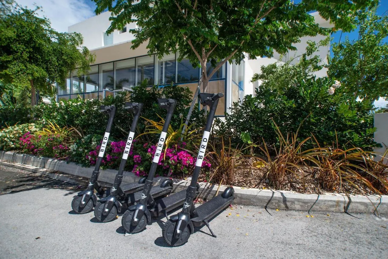 #14 Villa Tropical Greens Seven Mile Beach Apartment