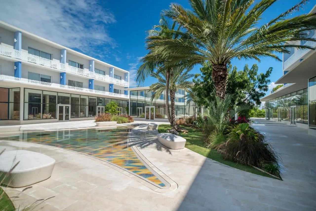 Apartment #14 Villa Tropical Greens Seven Mile Beach Cayman Islands